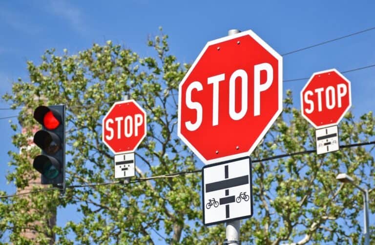 Do Bicycles Have To Stop At Stop Signs?